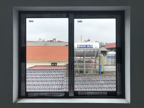 Cửa sổ lùa 2 cánh: Với thiết kế hiện đại và tiện ích tối ưu, cửa sổ lùa 2 cánh là sự lựa chọn tuyệt vời cho không gian sống của bạn. Chất liệu chắc chắn và độ bền cao giúp cửa sổ lùa hoạt động ổn định, đáp ứng mọi nhu cầu sử dụng. Những màn đêm se lạnh sẽ trở nên ấm áp hơn với cửa sổ lùa 2 cánh từ Cửa Hàng Đồ Gỗ.